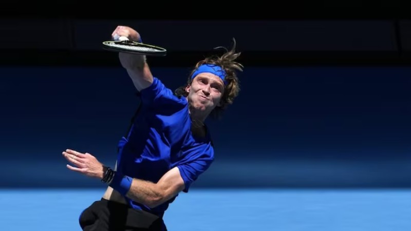 Andrey Rublev defeats Dominic Thiem to advance at the Australian Open