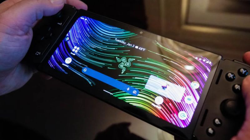 Razer 5G Edge gaming handheld will be available for $400 on January 26