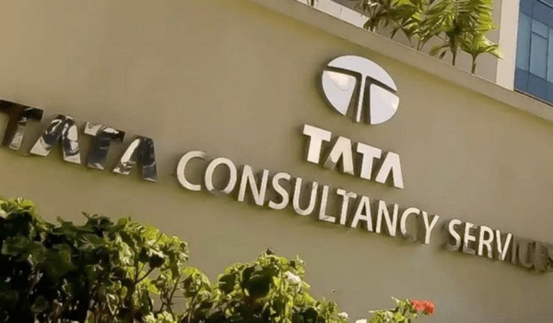 Company COO confirms that TCS plans to hire 40,000 freshers and will not conduct a large-scale layoff