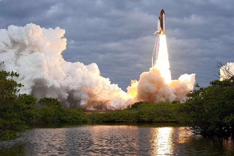 A Space Shuttle Makes Its Final Vertical Flight
