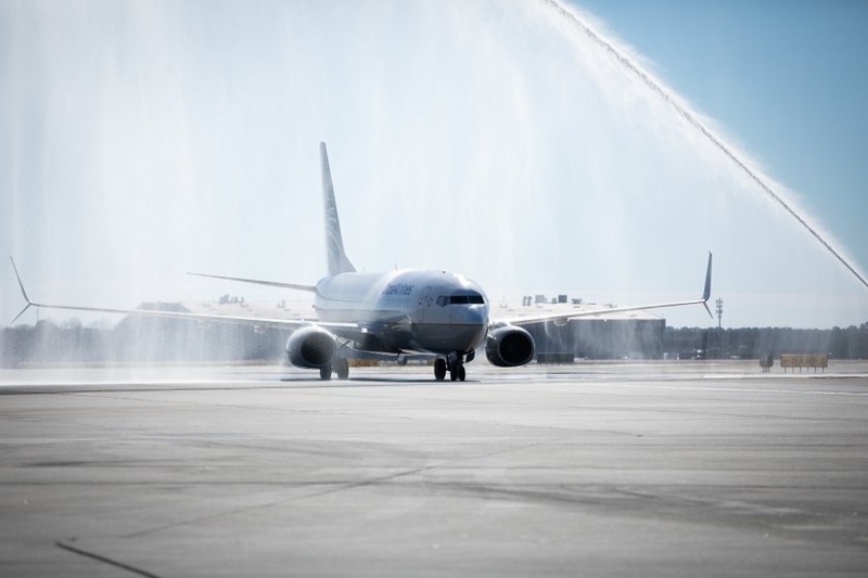 Officials Herald the Arrival of a New Airline at Atlanta Airport