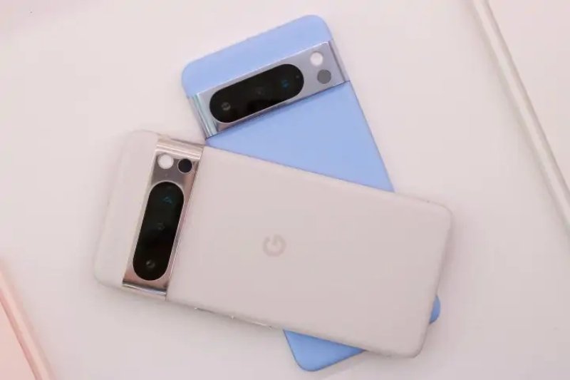 Android 14 Beta Supports Display Output for the Google Pixel 8 Series