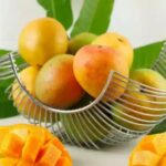 5 Justifications for Soaking Mangoes in Water Before Eating